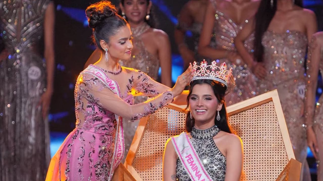 मिस इंडिया 2026 गोवा की साध्वी सतीश सैल बनीं विजेता।